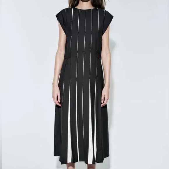 ZARA Box Pleated Wool Midi/Maxi Limited Edition Dress - Picture 3 of 14